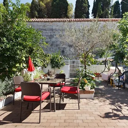 Apartment Ana With Garden, In The Heart Of *