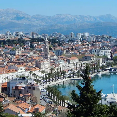 Ana With Garden, In The Heart Of * Split